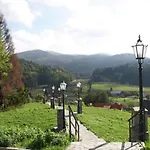 In Near Kama Nik Trail *