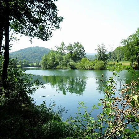 In Near Kama Nik Trail Feriehus Vrbovsko