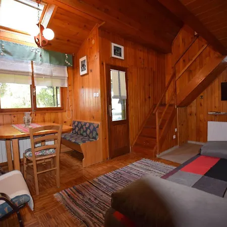 In Near Kama Nik Trail